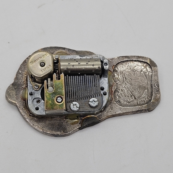 Reed & Barton silver plate rabbit music box - Picture 4 of 5